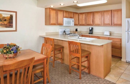 Afton Condo | Family Fun on Monkey Island in this resort 2BD con