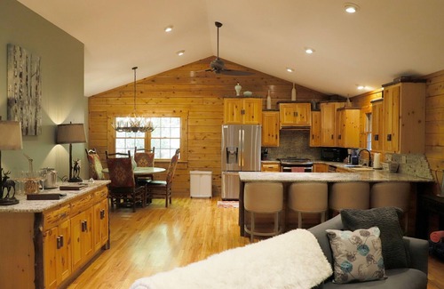 Dover Cottage | Family get away nestled on the edge of 400 acres! Pet- Friendly!