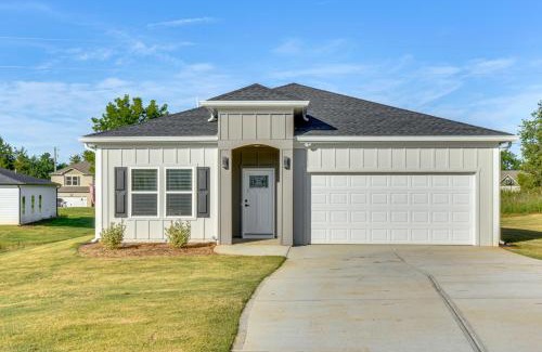 Lavonia House | Family Getaway Near Lake Hartwell and Tugaloo Trails