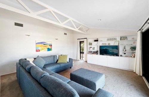 Warilla House | Family Getaway Opposite Warilla Beach