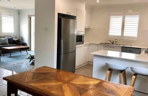 Shellharbour House | Family Getaway With LARGE Parent Retreat!