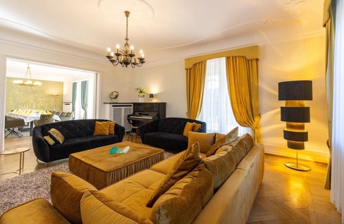 Burgsteinfurt Villa | Family Group Villa with Garden, Sauna & Fireplace