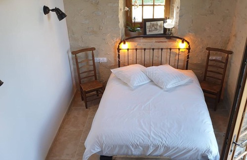 Bazouges-sur-le-Loir Bed & Breakfast | Family guesthouse near La Flèche, pets allowed