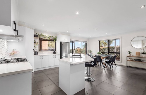 Highton House | Family Heaven in Geelong - Spa, BBQ, Game area and Great WiFi