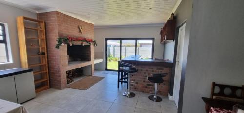 Somerset West House | Family holiday home to rent