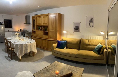 Galluis House | Family home forest on foot