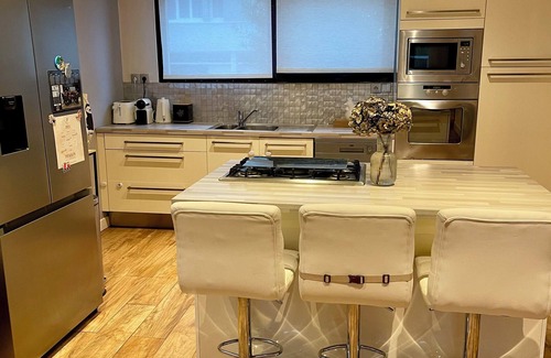 Merignac House | Family home