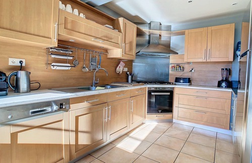 Vic-sur-Cere House | Family home in Auvergne, nature and comfort, pets welcome, 20 min Lioran