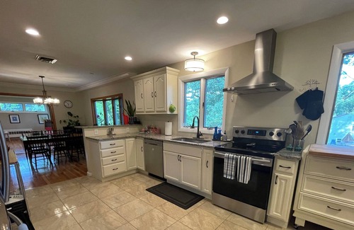 West New Haven House | Family home in quiet Westville neighborhood
