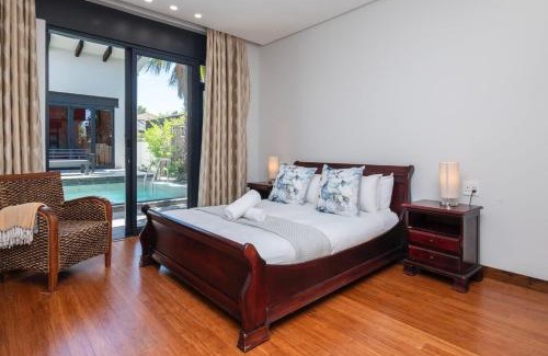 Bloubergstrand Villa | Family home in Tableview, close to Dolphin Beach.