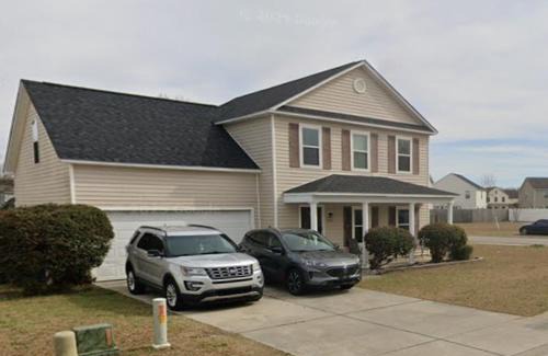 Sumter House | Family Home on Mossberg Dr Rooms Available
