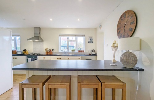 Felpham Apartment | Family home overlooking Felpham seafront