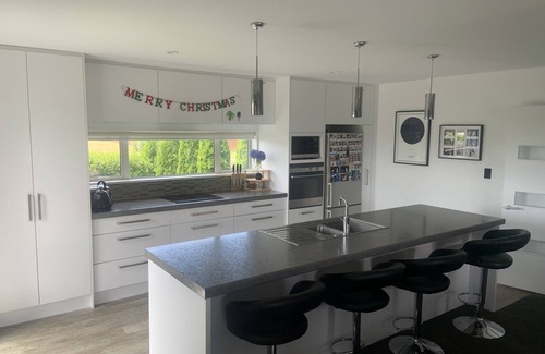 Kaiapoi House | Family Home ten mins from beach - central location