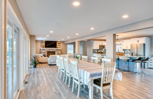 Carbondale House | Family Home on Lake Newton w/Deck & Fire Pit