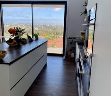 North Curl Curl House | Family home with pool and views