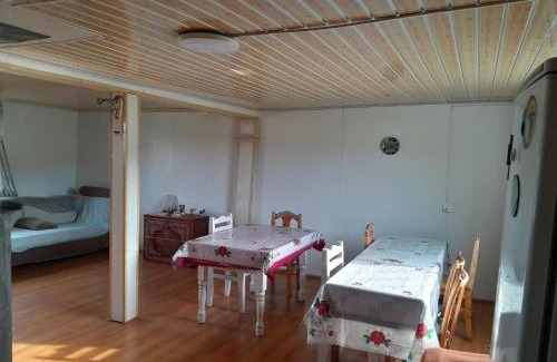 Hatgal House | Family hostel
