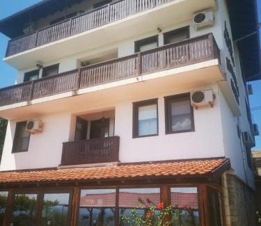 Arbanasi Hotel | Family Hotel Arbanashka Sreshta