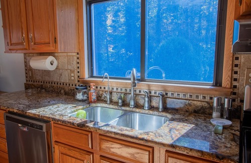 Dayton Cabin | Family mountain cabin with room to spread out 20 minutes from Harrisonburg, VA.