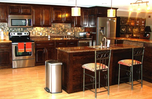 Florence House | Family & Pet Friendly 2500 sq ft home-Minutes from town on Wilson Lake, Alabama!