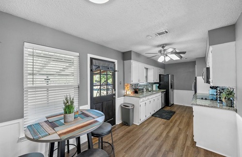 Wylie House | Family & Pet Friendly Country Home by Lake Lavon & Historic Wylie Texas to shop!