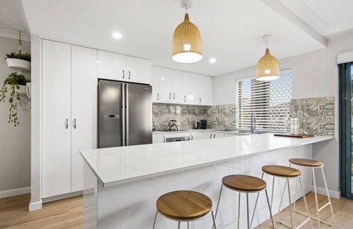 Bilinga House | Family & Pet Friendly- Long Stays Welcome!