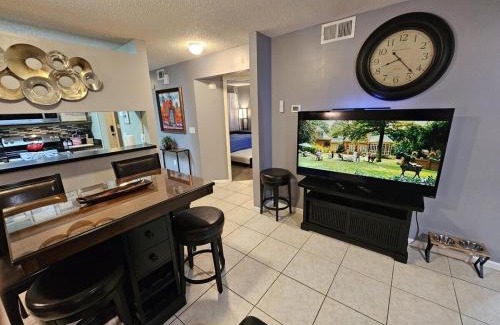Southside Apartment | Family Pet Friendly Condo Near San Jose i295 i95