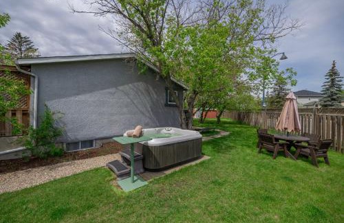 Montgomery House | Family Playhouse