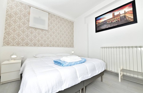 San Lazzaro di Savena House | Family Room with private bathroom