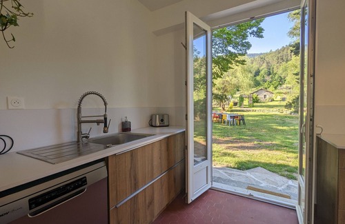 Chamalieres-sur-Loire Cottage | Family Retreat with Pool in Scenic Chamalières-sur-Loire