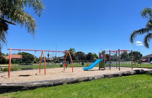 East Tamaki House | Family Retreat with Playground Views in East Tamaki