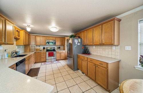 Mayes County House | Family reunions, Large families. Plenty of room. On beautiful Lake Hudson