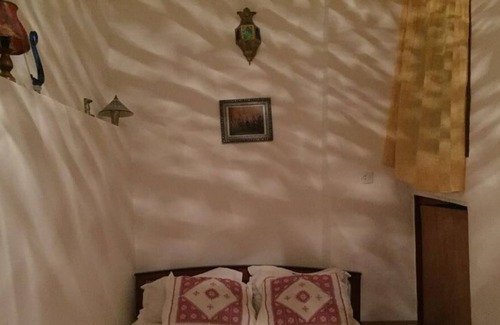 Zekkak Er Roumane House | Family Room for 4 peoples Sunny Riad Inside Medina Fes El Bali