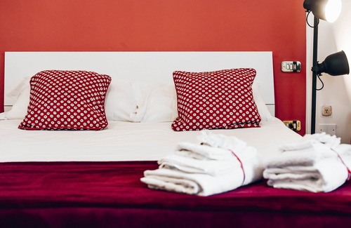 Chiaia Bed & Breakfast | Family Room in centre of Naples