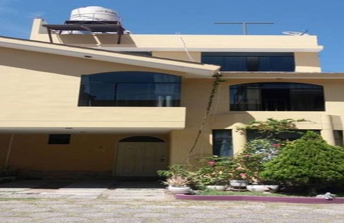 Tacna House | Family Room near Tacna's city center