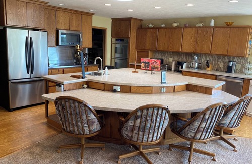 Long Pine House | Family sanctuary among the trees and wildlife, on a ridge above the Pine Creek