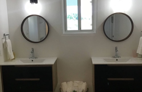 Jessups Village Villa | Family sized home in quiet neighbourhood close to beach. Comfort & convenience.