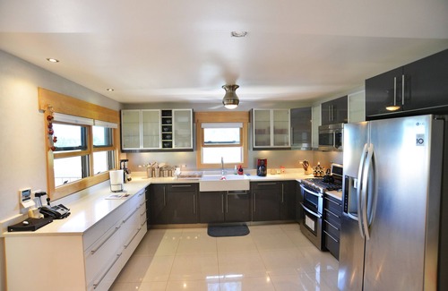 Providence House | Family size Modern House with Pool 5 mins drive from Miami Beach, Nr nightlife