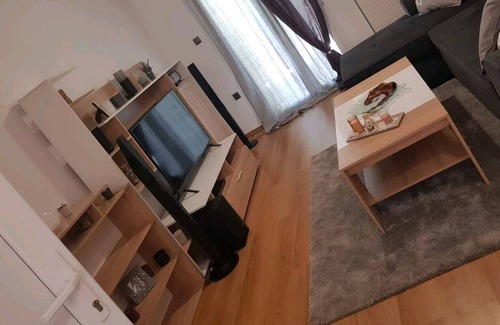 Vardaris Apartment | Family sized apartment 10 minutes from centre