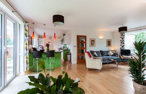 Swanage House | Family-sized house 5 minutes away from the beach