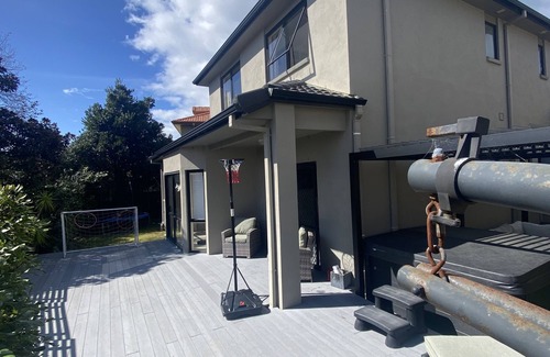 Gulf Harbour House | Family Sized House close to the Beach and Marina