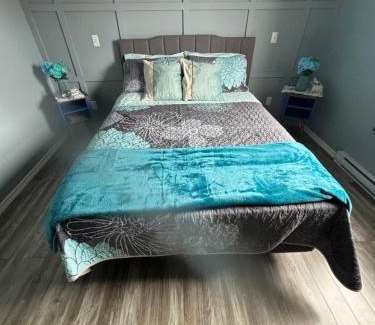 Twillingate House | Family Ties Vacation Home - Greenham House