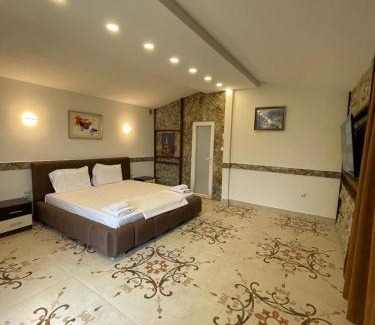 Prizren Hotel | Family Tiny Houes
