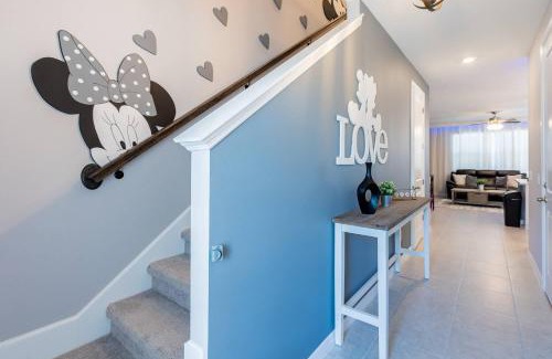 Davenport House | Family Townhome with Themed Rooms