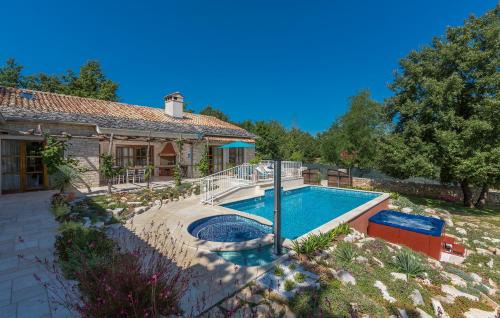 Heki Villa | Family Villa Lipica with private pool and jacuzzi