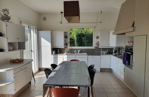 Limonest Villa | Family villa with swimming pool 10 minutes from Lyon