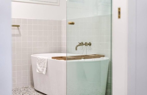 Bundall House | Family Waterfront Escape - Pool, 2 King rooms