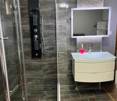Gjilan Hotel | Family White Hotel