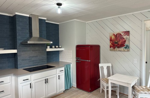 Summit Cottage | Fancy Nancy’s cottage in the heart of Summit, located near shops and restaurants