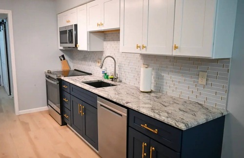 Riverside House | Fancy retreat near Bridge Park: 3BR/2.5BA/2 Car Garage