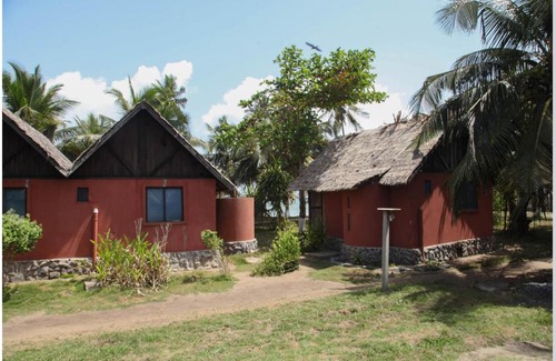 Busua Hotel | FANTAS FOLLY BEACH LODGE